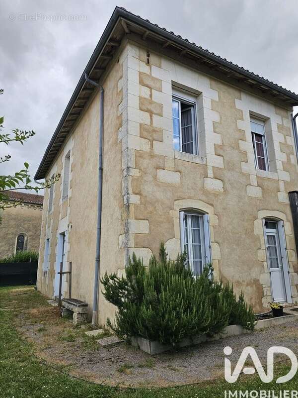 Maison 183 m² à Pleine-Selve  - photo 2