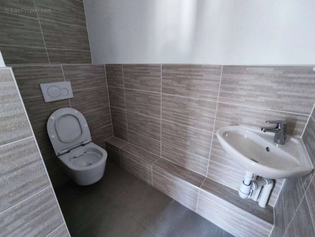 Appartement à LAMORLAYE