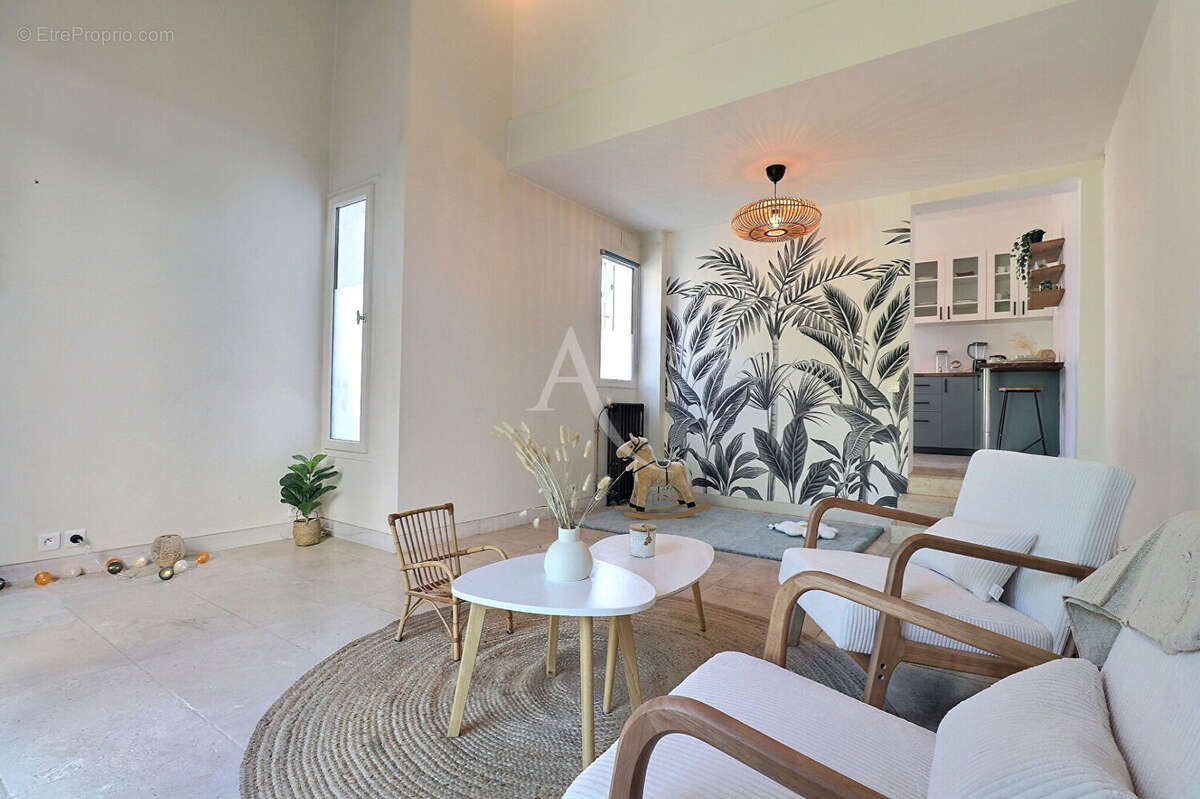 Beaucoup de cachet pour cette belle maison à Maisons Laffitte 4 pièce(s) 80 m2, 3 chambres, jardin, cave, parking ! - photo 3