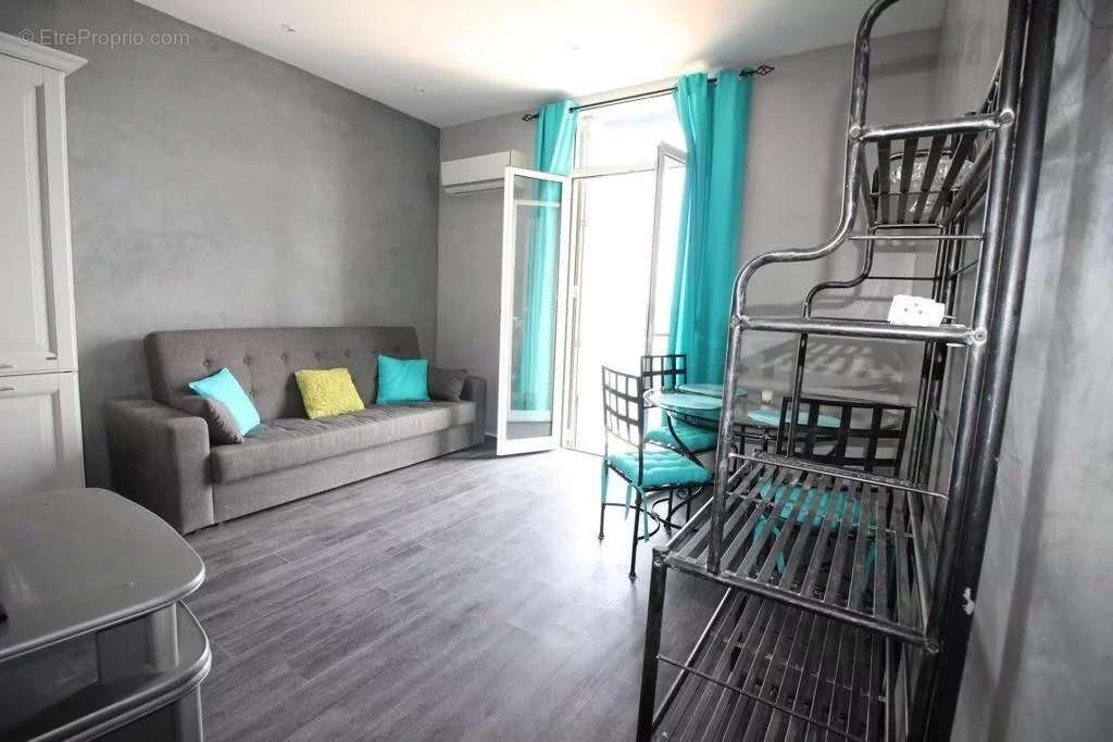 Appartement à ROQUEBRUNE-CAP-MARTIN