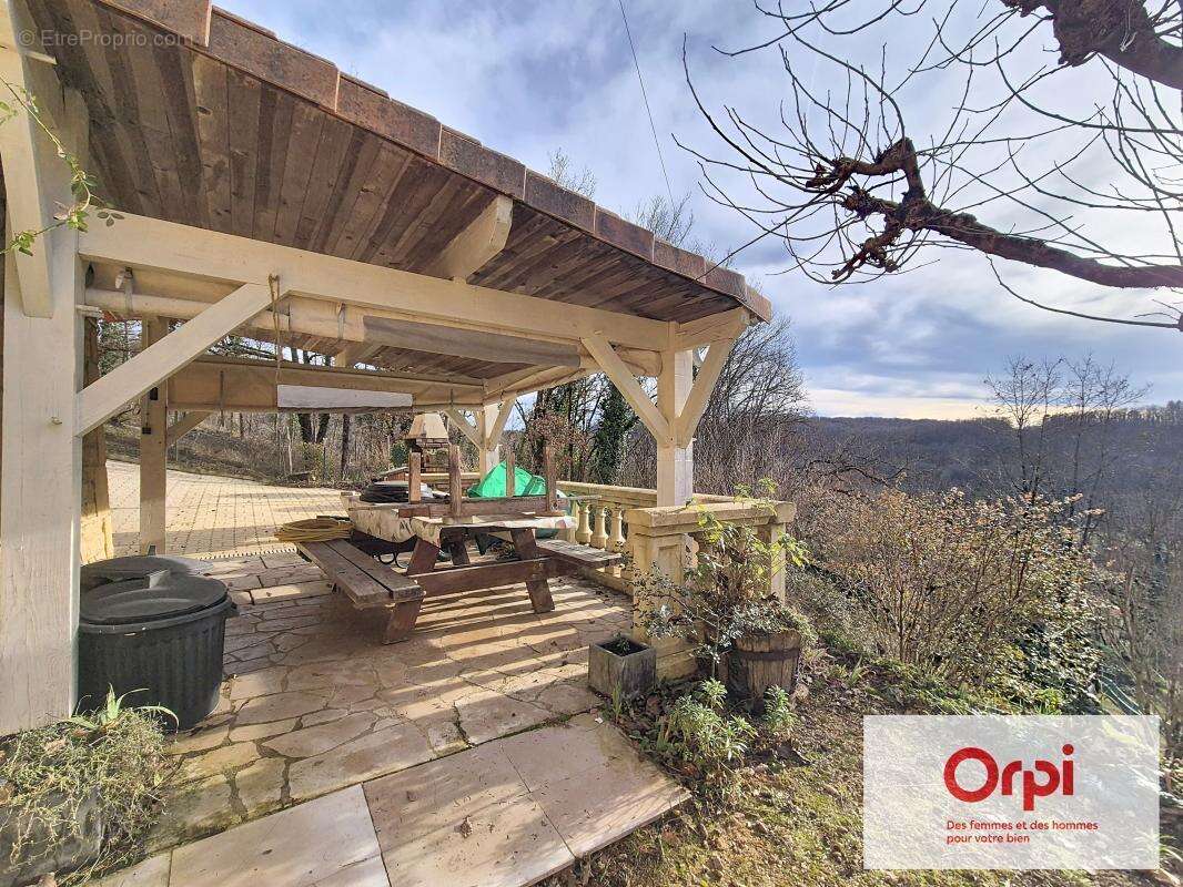 Maison à CONDAT-SUR-VEZERE