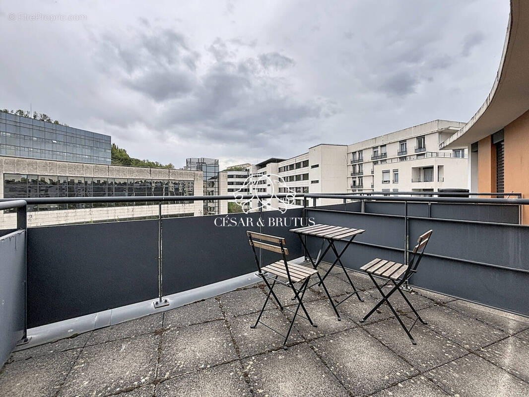 Appartement à LYON-9E
