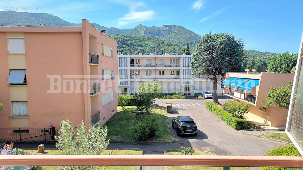 Spacieux appartement T4 avec cave et garage - photo 12