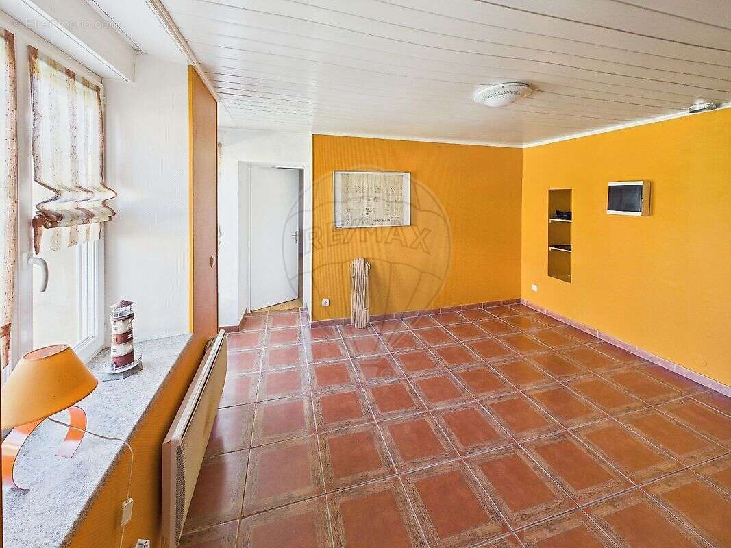 Maison à MANGIENNES