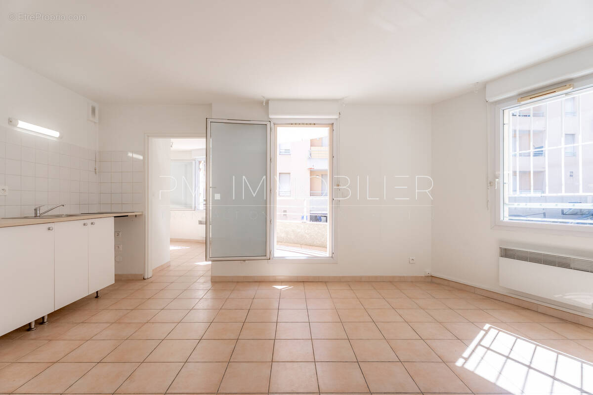Appartement à MARSEILLE-5E
