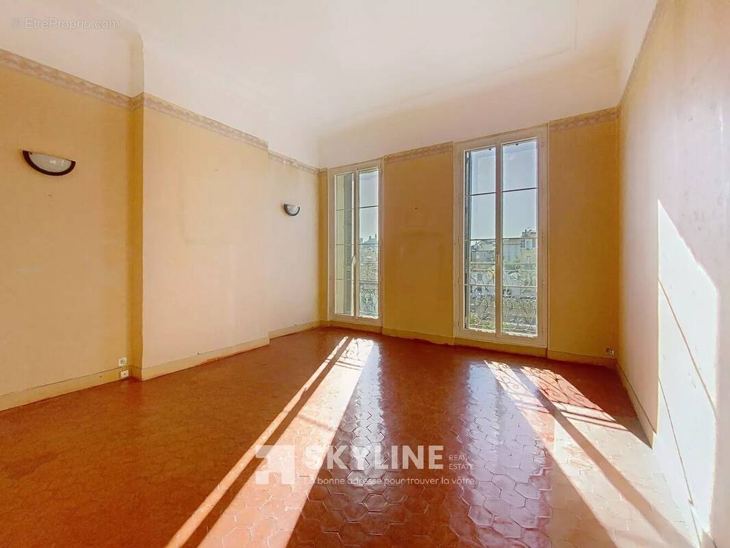 Appartement à MARSEILLE-6E
