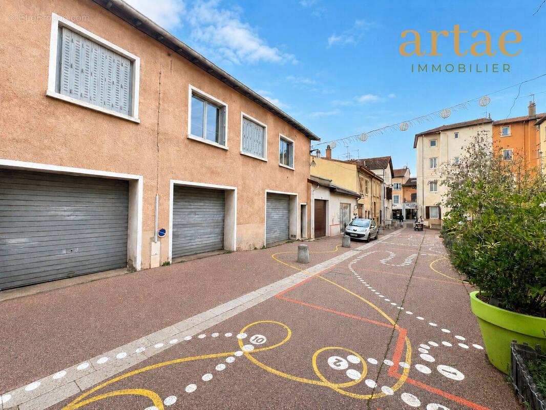 Appartement à SAINT-GENIS-LAVAL