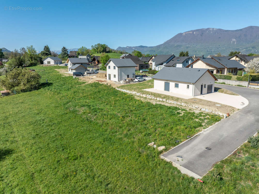 Terrain à CHAMOUSSET