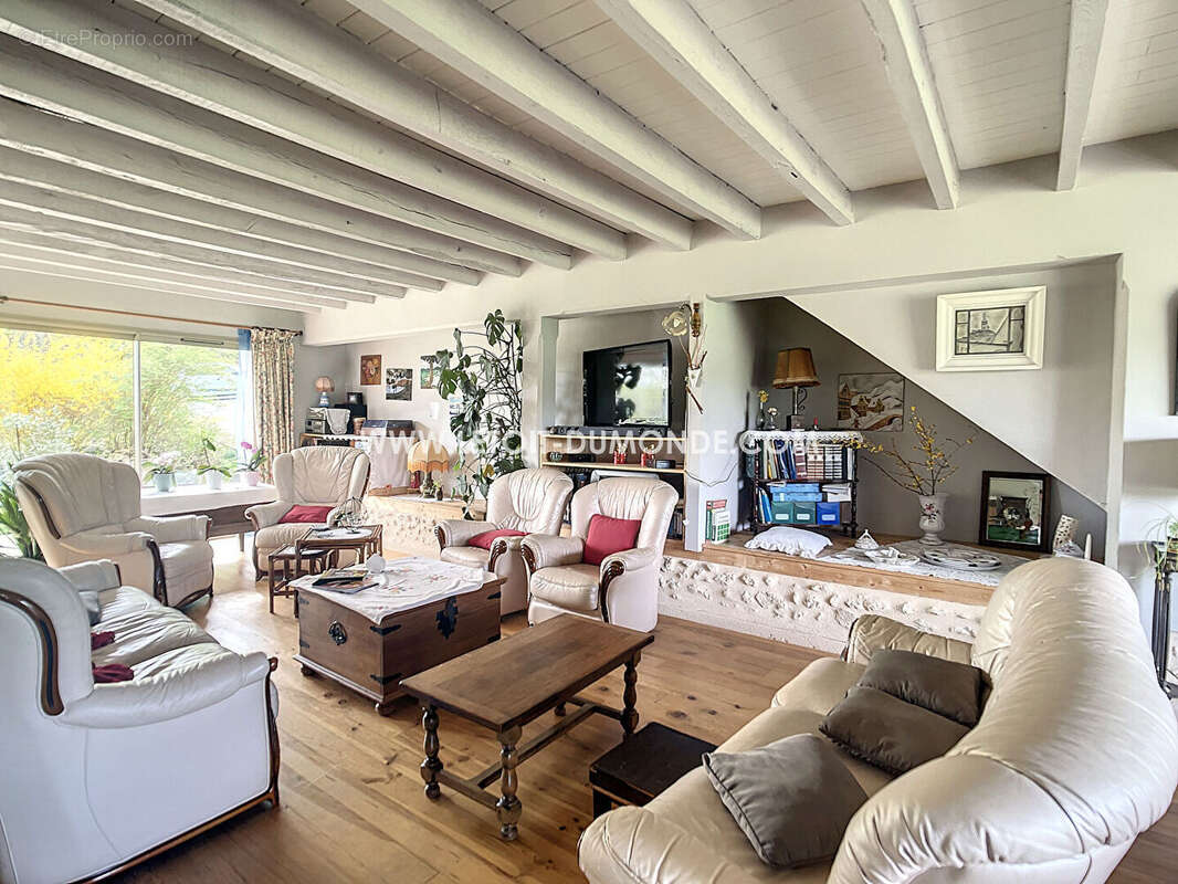 Maison à SAINT-GERMAIN-DU-SALEMBRE