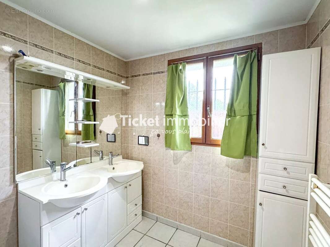 Maison à CANIAC-DU-CAUSSE