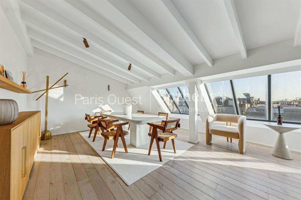 Appartement à PARIS-8E