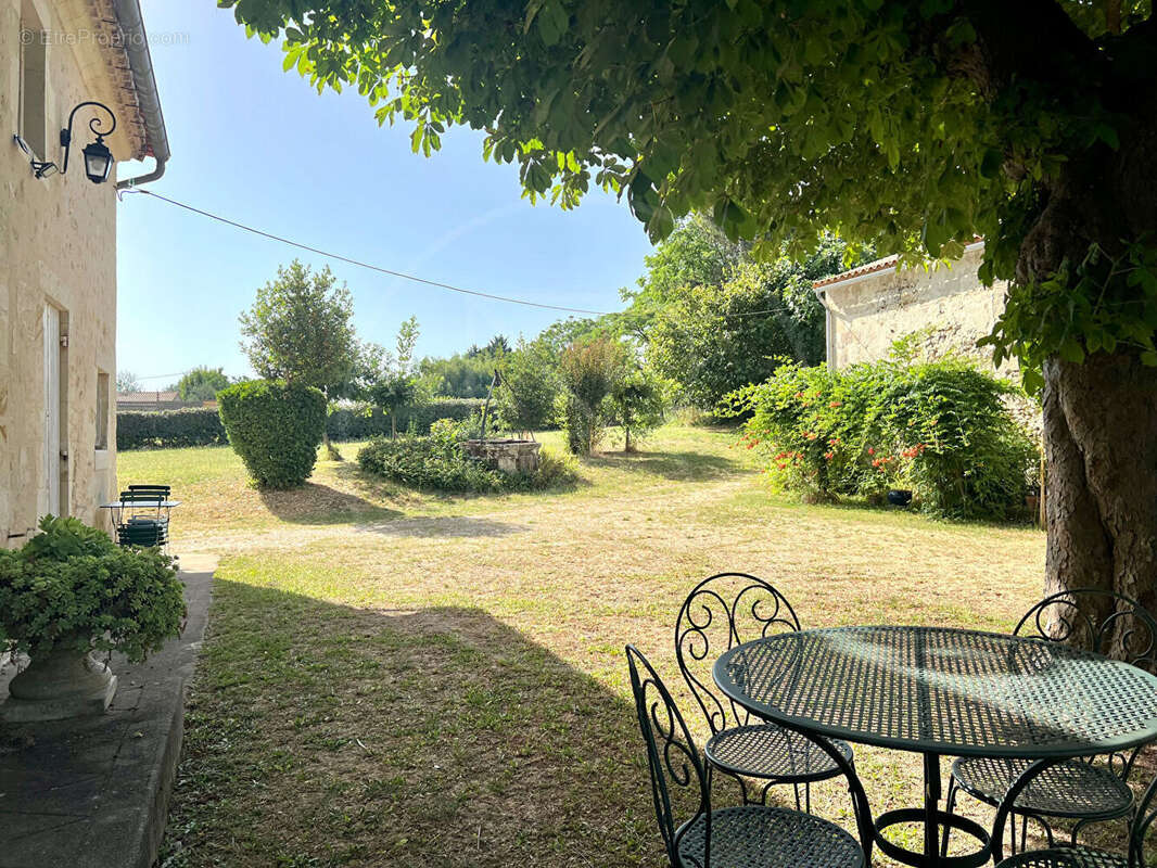 Maison à BRANNE