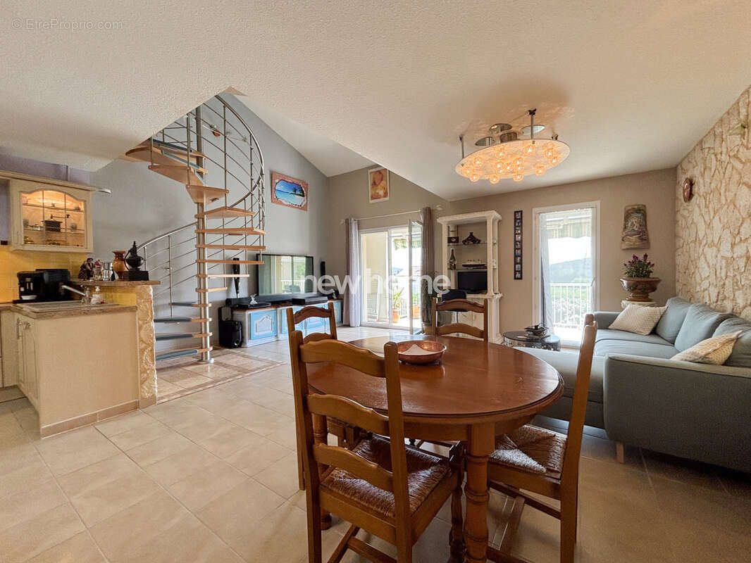 Appartement à LORGUES