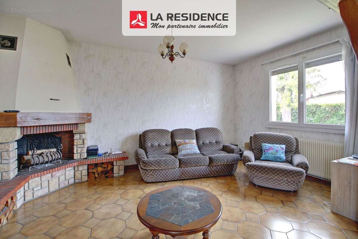 Maison à SAINT-ETIENNE-DU-ROUVRAY