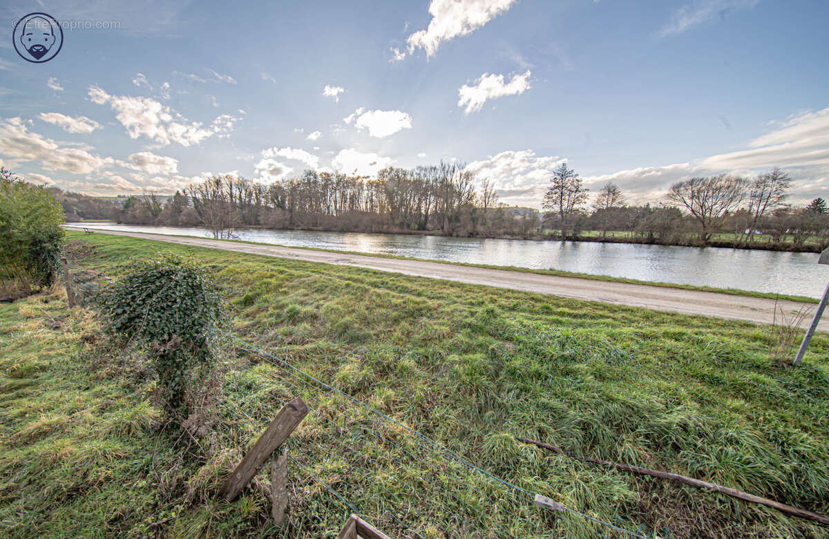 Charmant terrain avec un petit abri, d’une superficie totale de 500 m2, idéalement situé à Saint-Mihiel. - photo 7