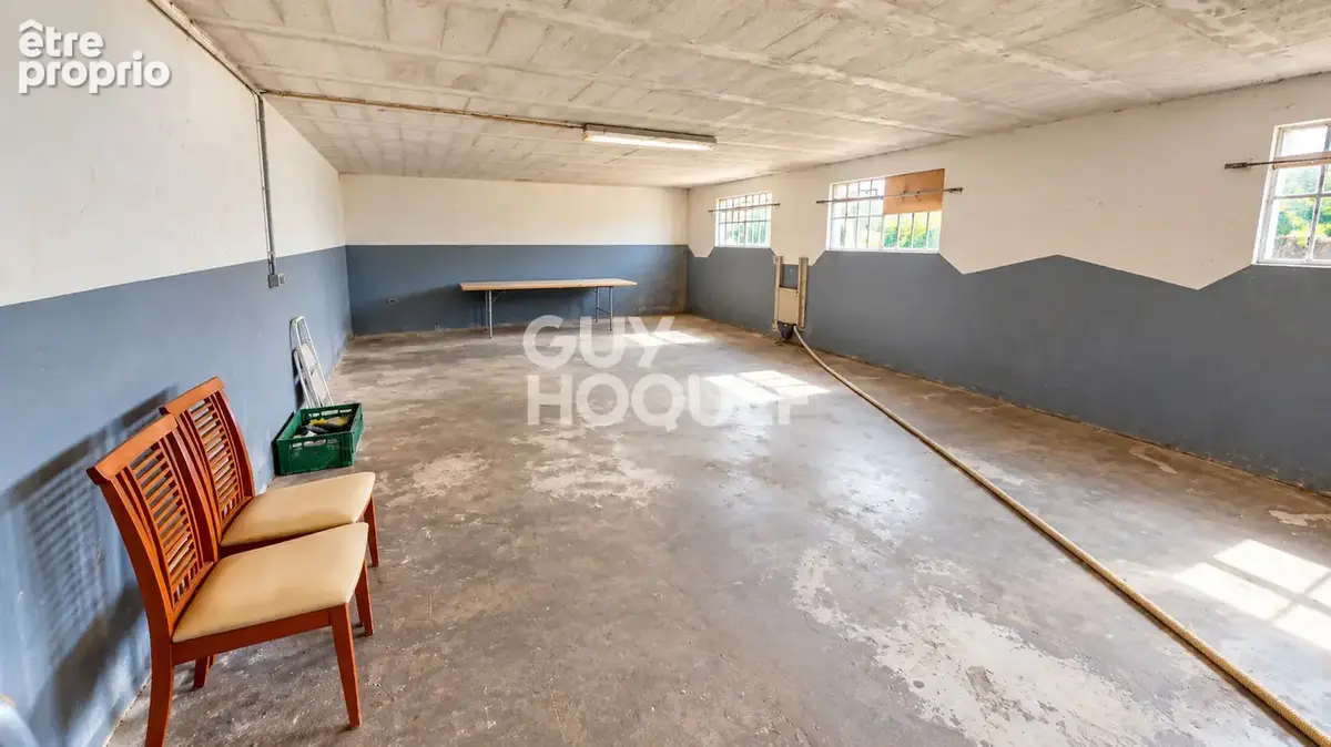 Ensemble immobilier avec habitation, hangars et terrain de 26,13 ares - photo 10