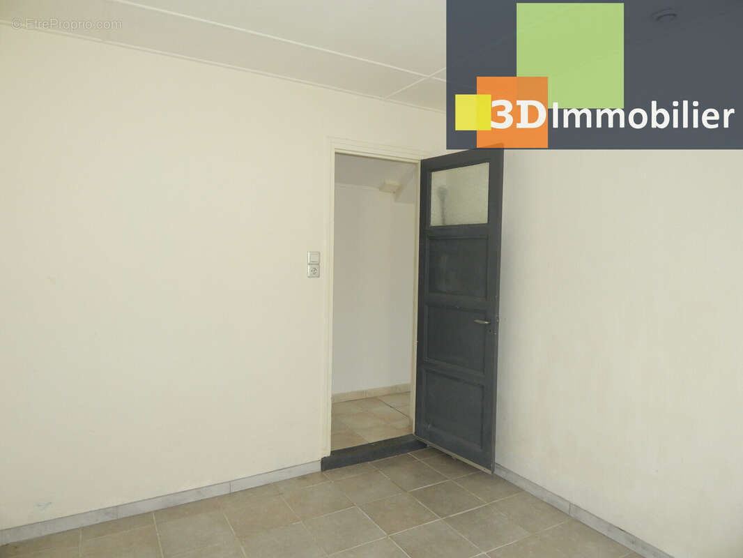 CHAMBRE LOGEMENT RDC - Maison à LONS-LE-SAUNIER