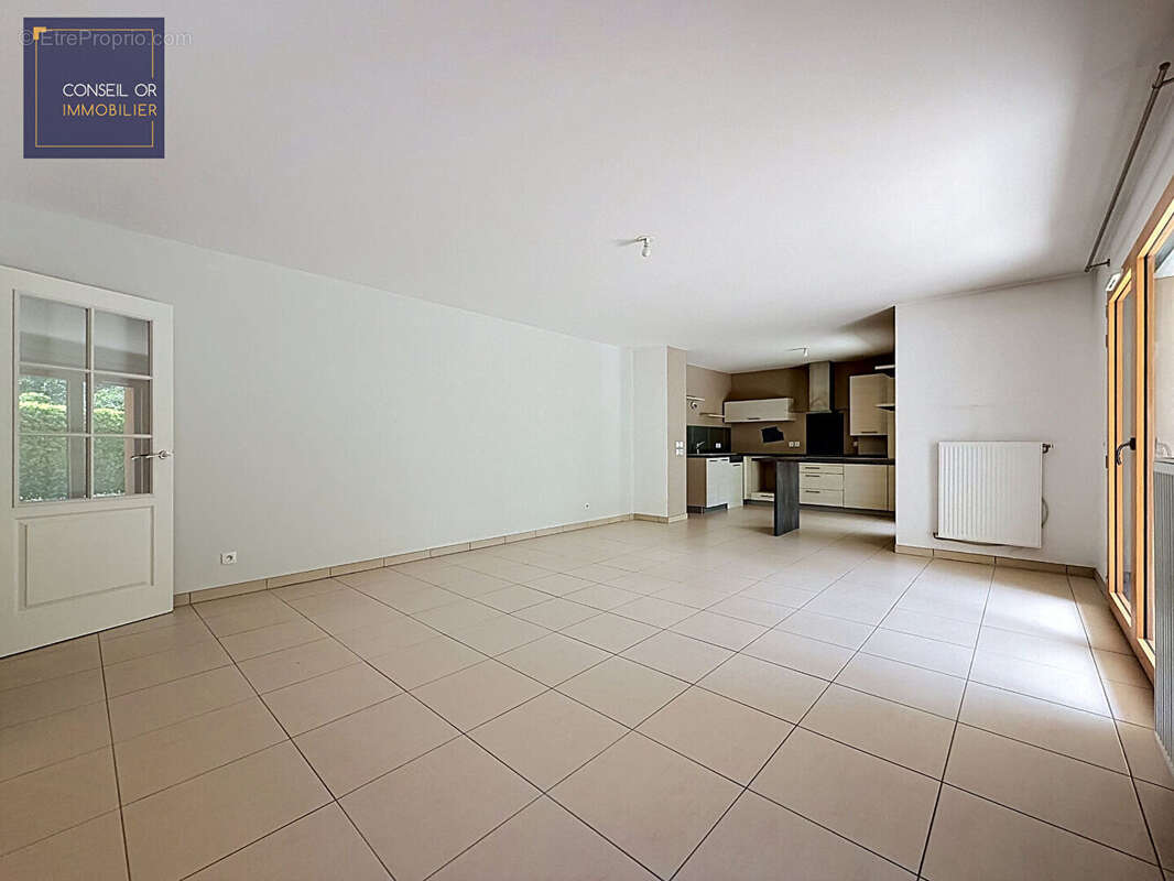 Appartement à SAINT-GENIS-LAVAL
