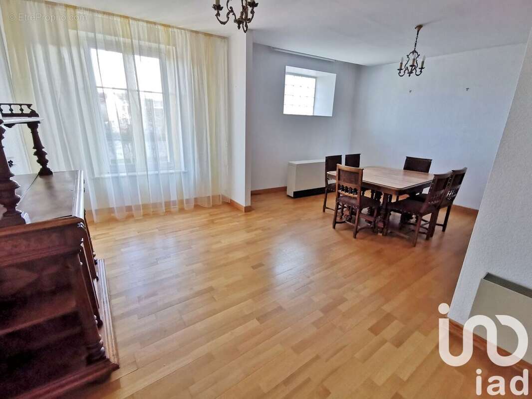 Maison 139 m² à Moncel-Sur-Seille  - photo 7