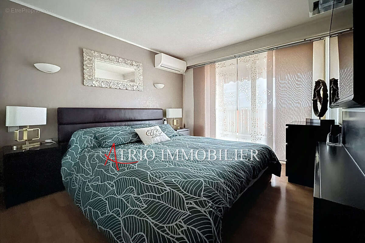 Appartement à SAINT-LAURENT-DU-VAR