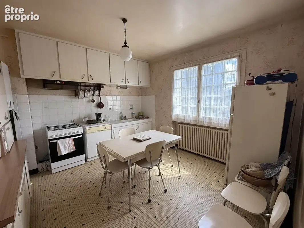 VILLENEUVE-SUR-LOT, maison des années 70 avec 5 chambres et jardin - photo 3