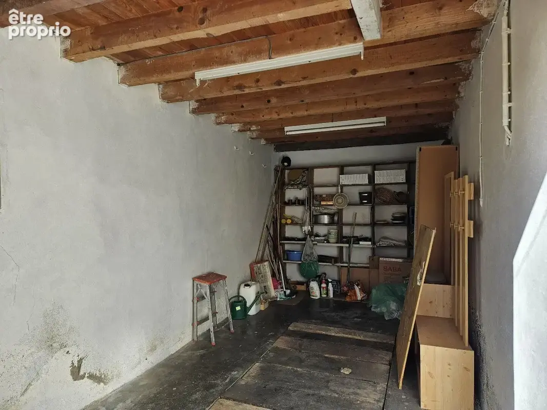 Maison de village à rénover avec garage et petit extérieur - photo 11