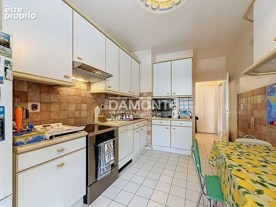 Troyes - Appartement 85m2 dans une belle copropriété avec stationnement et cave - photo 4
