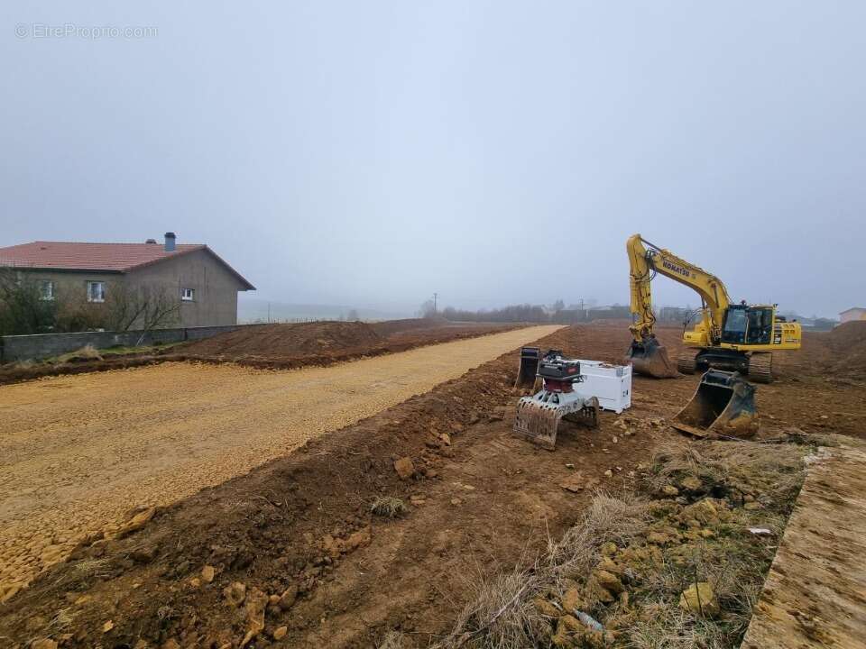 Terrain à HAUCOURT-MOULAINE