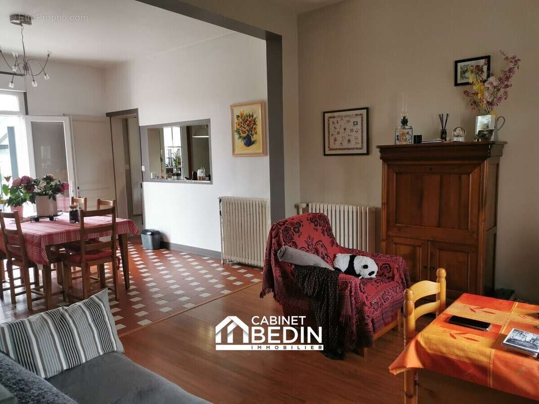 Maison à COUTRAS