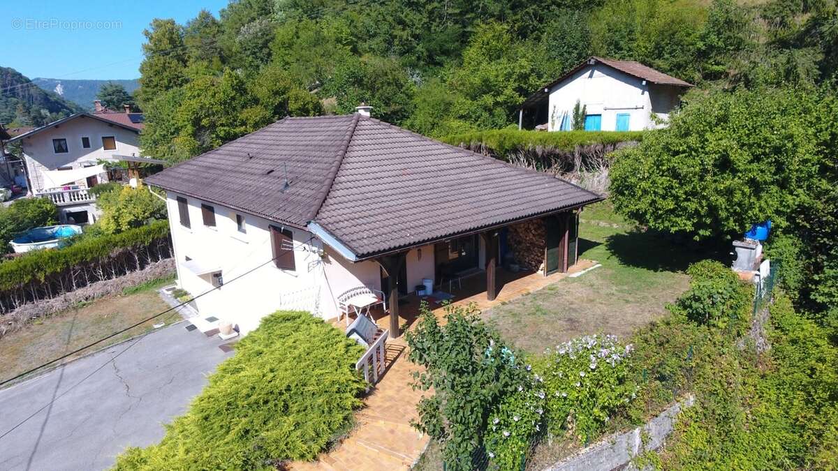 Maison à vendre 5 pièces de 135 m² sur terrain de 723 m² SAINT RAMBERT EN BUGEY (01) - photo 5