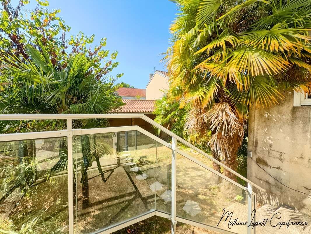  À VENDRE – Maison familiale de 159 m² avec 5 chambres et dépendance – PÉRIGUEUX (Quartier Hôpital) - photo 16