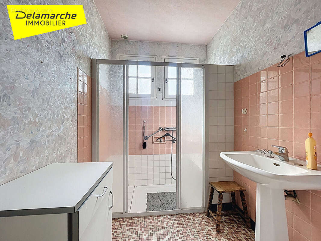 Maison à SAINT-HILAIRE-DU-HARCOUET