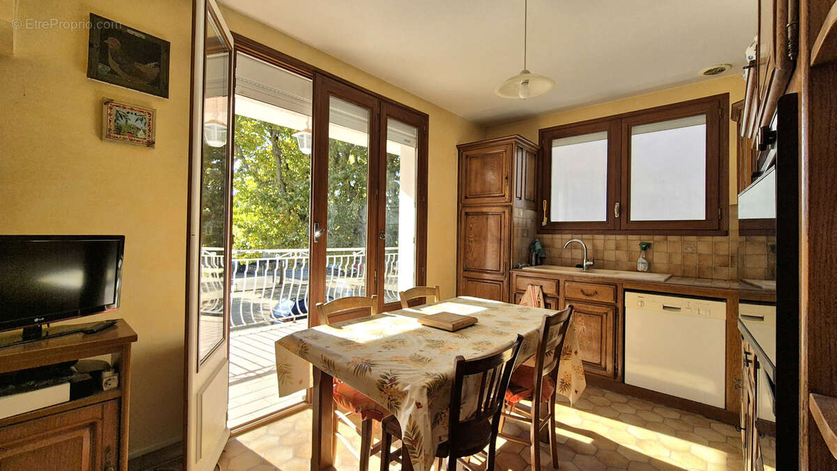 Maison à CHARMES-SUR-L&#039;HERBASSE