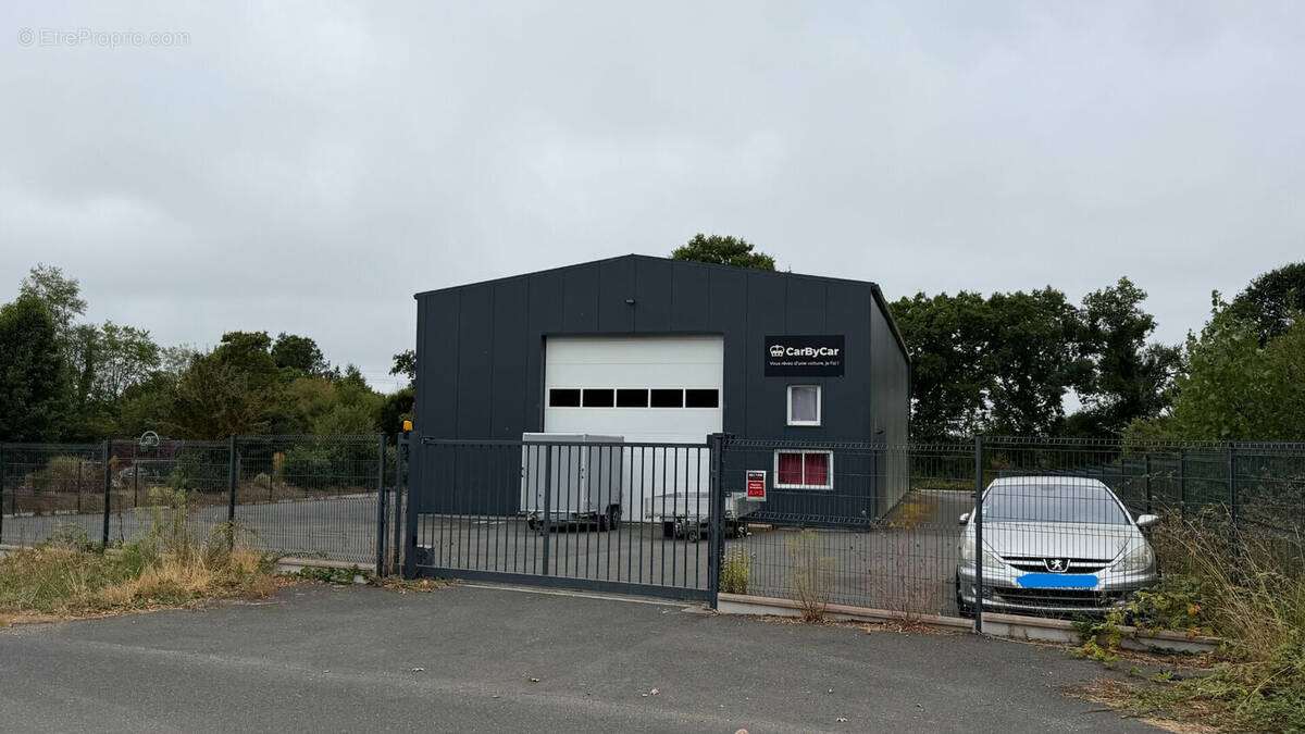 A Vendre - Entrepôt Plouigneau · 275 m² · 339 000 €