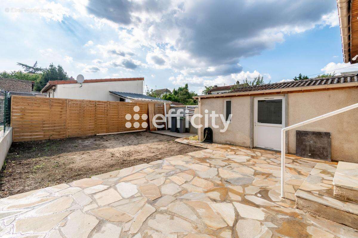 Maison à VILLENEUVE-LE-ROI