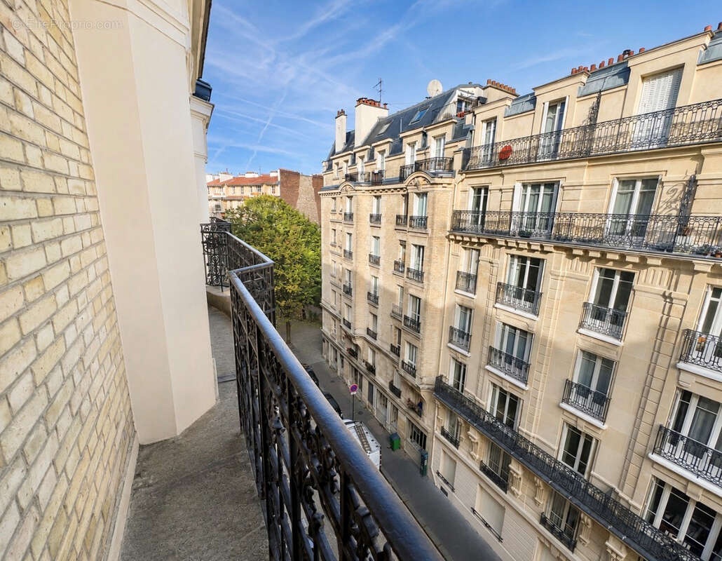 Appartement à PARIS-14E