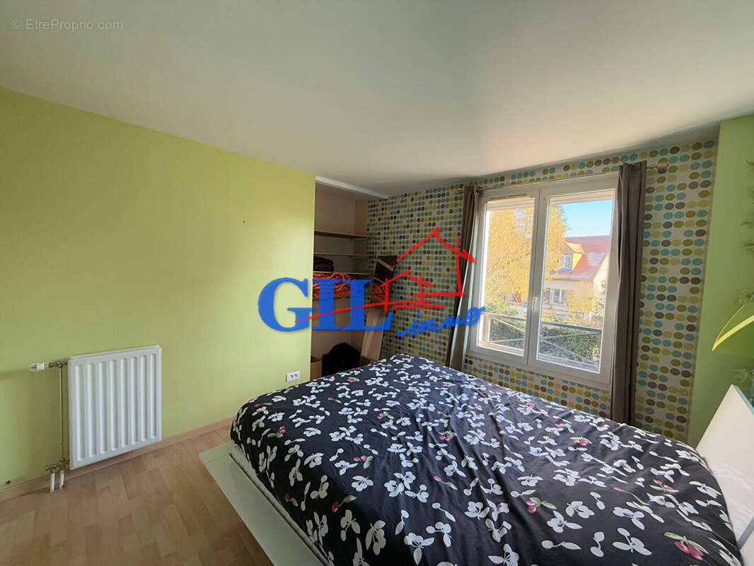 Maison à SAVIGNY-LE-TEMPLE