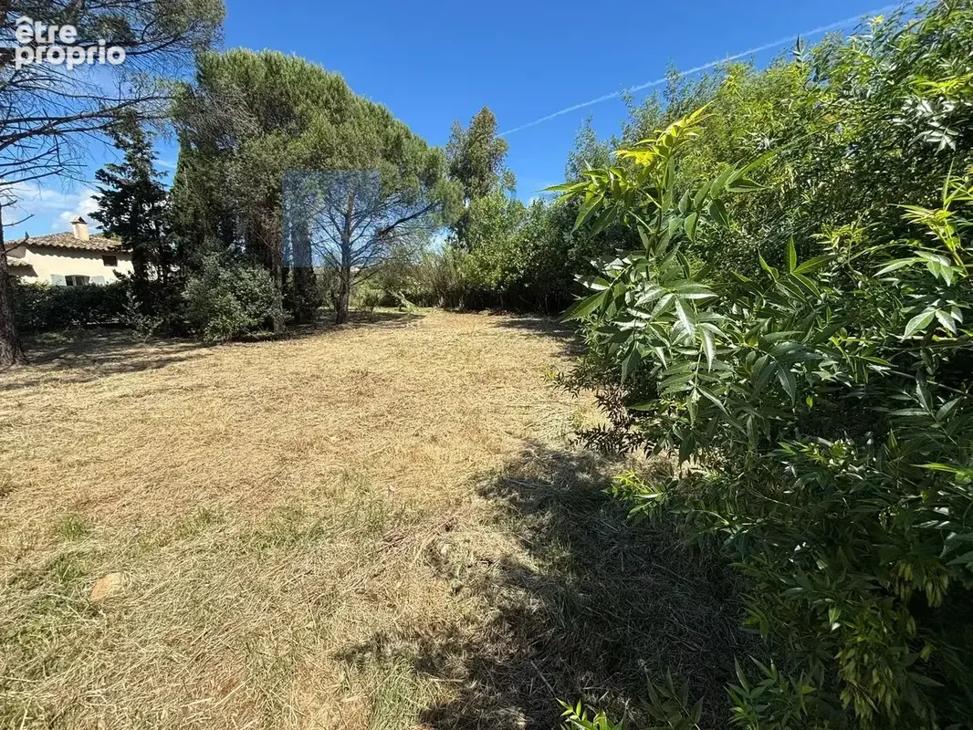 Terrain constructible avec permis purgé - emplacement central - photo 3