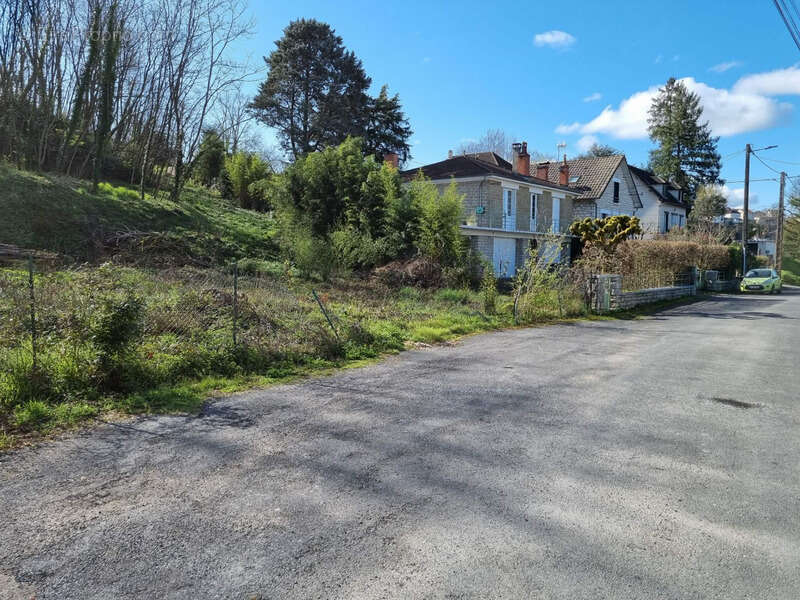 Terrain à BRIVE-LA-GAILLARDE