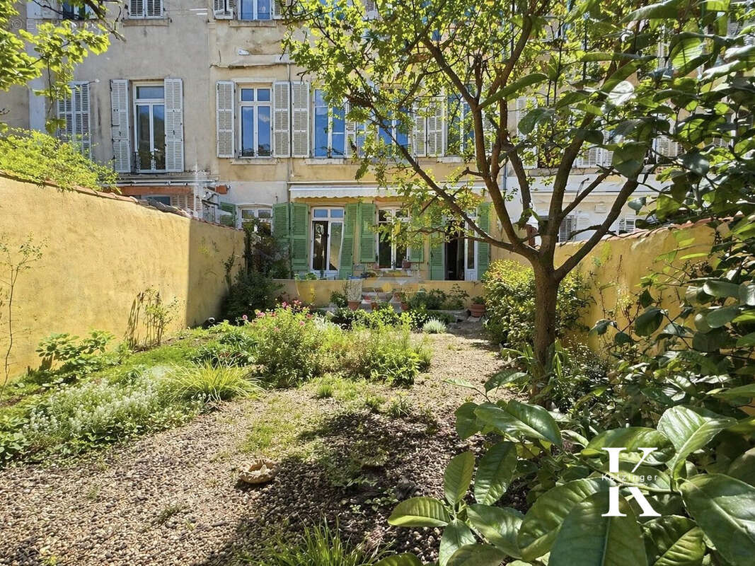 Appartement à MARSEILLE-6E