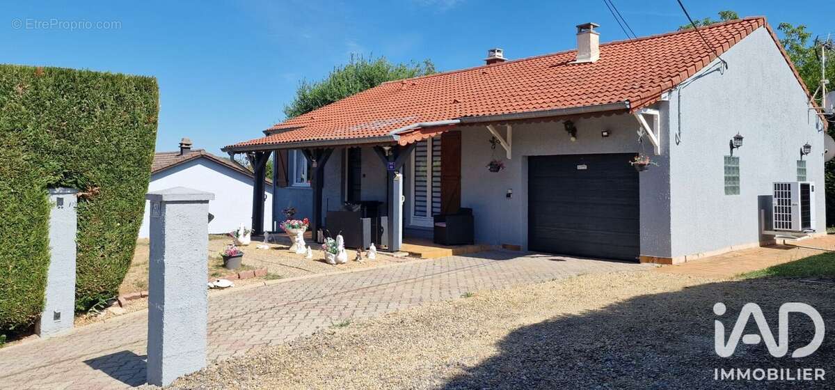 Maison 73 m² à Puttelange-Aux-Lacs  - photo 2