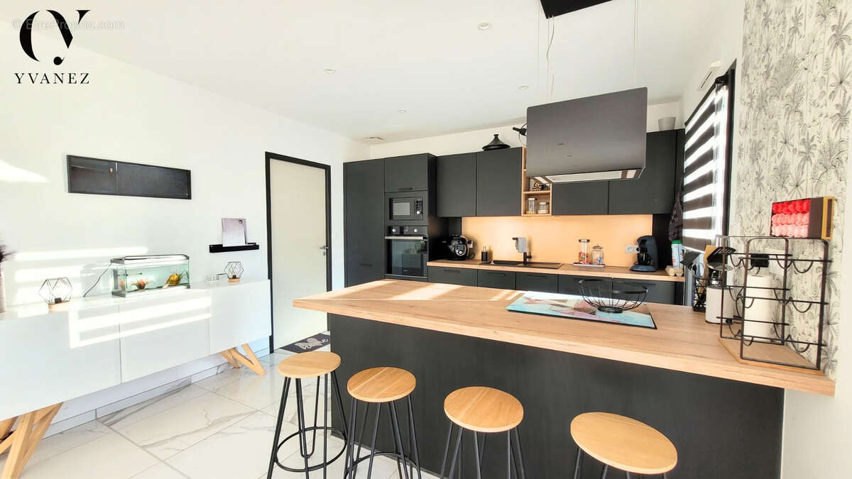 Maison à VAL-D&#039;IZE