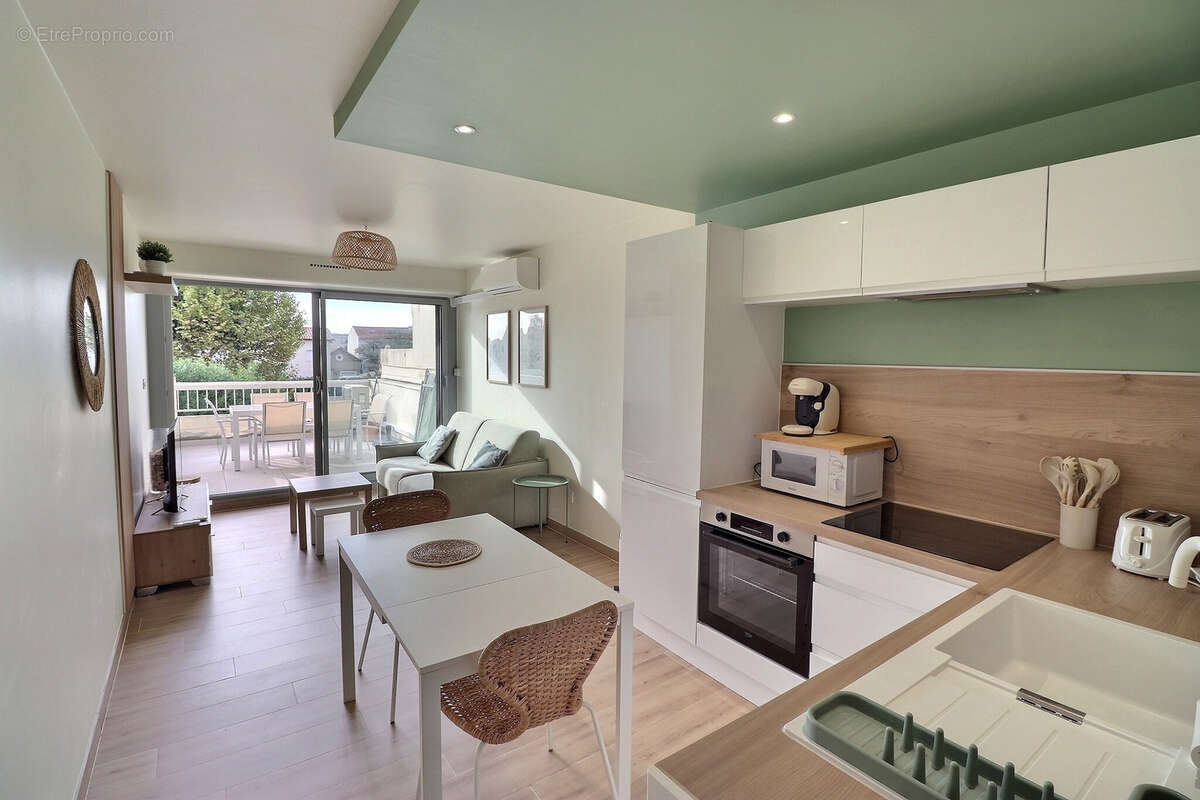 À vendre - superbe T1 bis rénové, clé en main, à deux pas du port et de la plage ! - photo 3