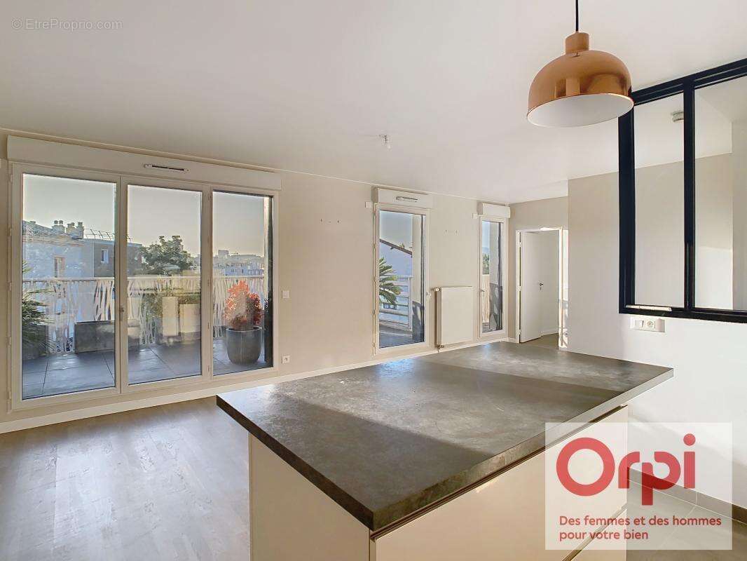 Appartement à ISSY-LES-MOULINEAUX