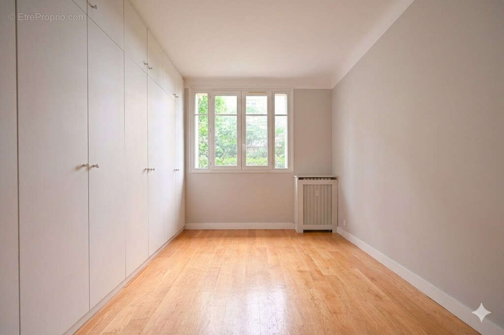Appartement à NEUILLY-SUR-SEINE