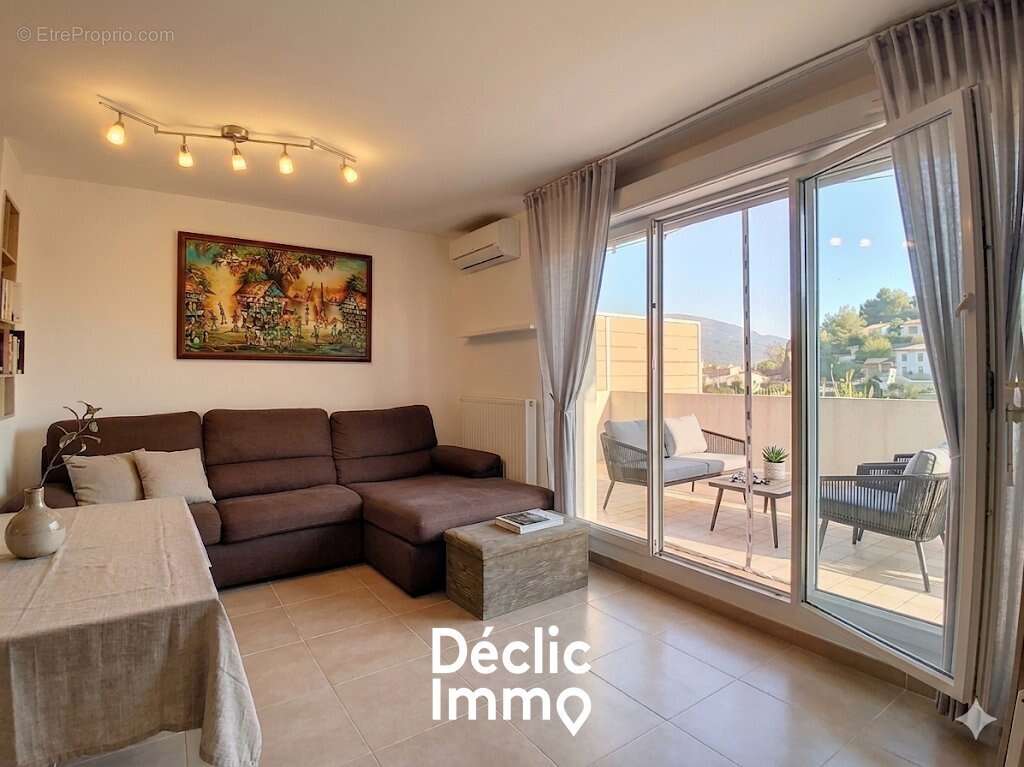 Appartement à CHATEAUNEUF-GRASSE