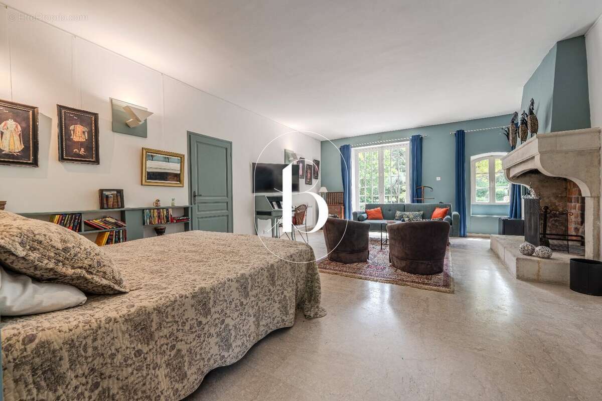 Maison 520 m² à Aigueze  - photo 26