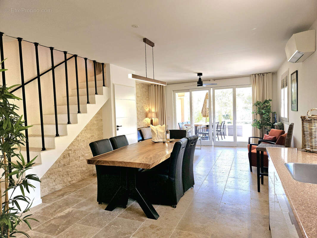 Maison à PLAN-DE-LA-TOUR