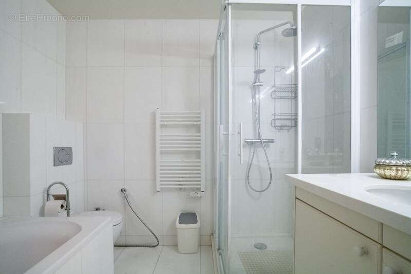 Appartement à PARIS-8E