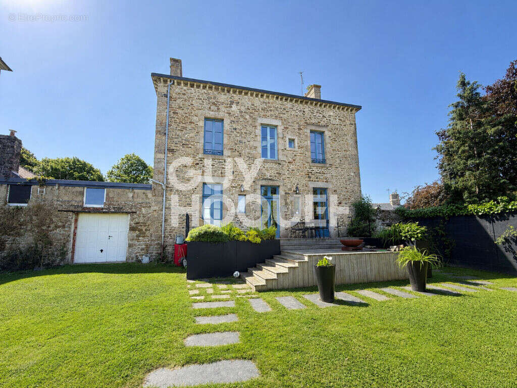 Maison à DOL-DE-BRETAGNE